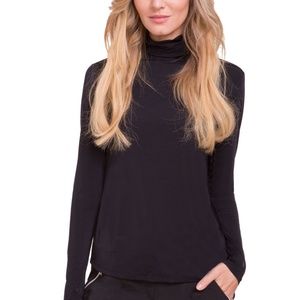 Long Sleeve Sunblock top - black - Jamie Saddock M